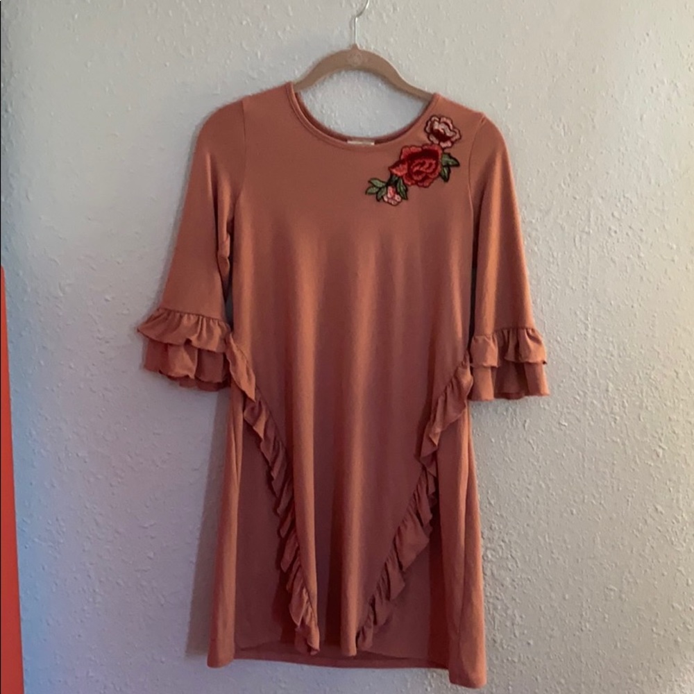 A baby pink rose embroidered dress💕🌹